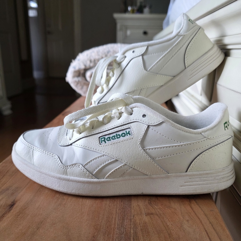 Reebok Court Advance Sneaker, Women's Size 9, White / Green